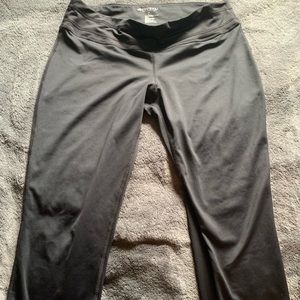 Cropped to the knee leggings